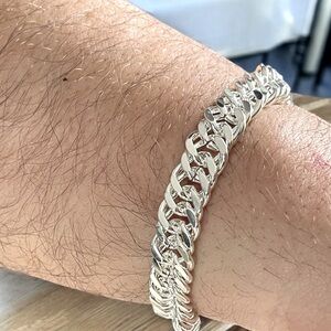 Luxurious Silver Plated Bracelet Elegant Perfect for Everyday Wear.